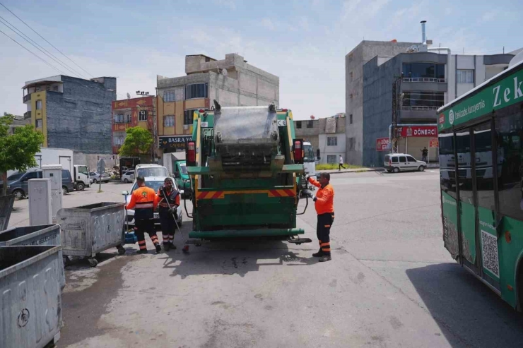 Şehitkamil’de Bayram Boyunca Hummalı Temizlik Mesaisi