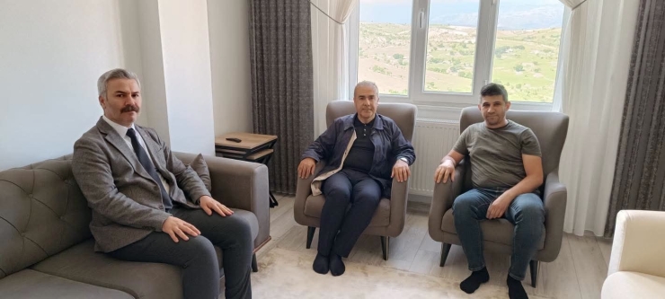 Besni’de Şehit Ve Gazi Ailelerine Bayram Ziyareti