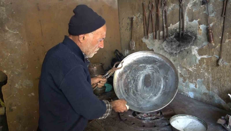 Meslekte 55 Yılı Geride Bıraktı: Şimdi Yetiştirecek Çırak Bulamıyor