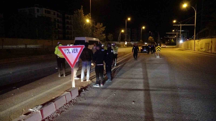 Malatya’da İki Aracın Çarptığı Yaya Hayatını Kaybetti