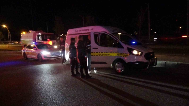 Malatya’da İki Aracın Çarptığı Yaya Hayatını Kaybetti