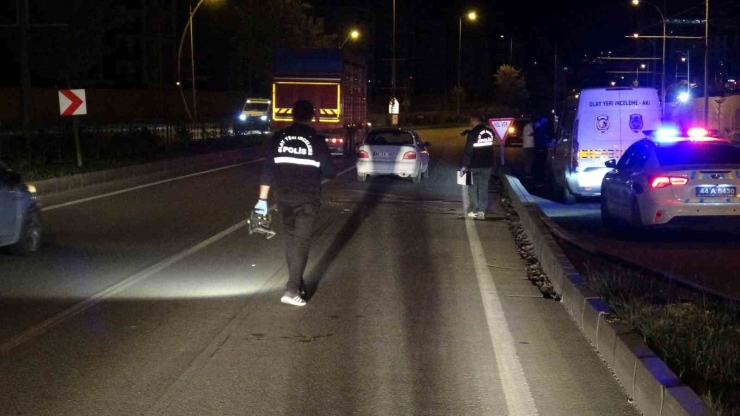 Malatya’da İki Aracın Çarptığı Yaya Hayatını Kaybetti