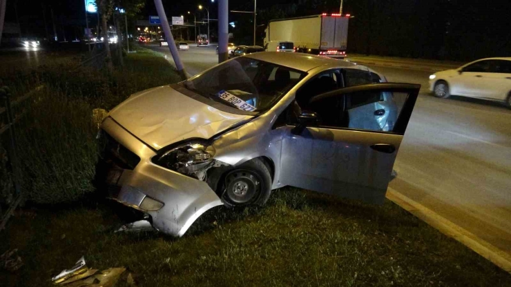 Malatya’da Tır İle Çarpışan Araç Refüje Çıktı