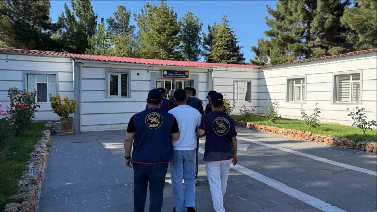 Diyarbakır’da Haklarında Kesinleşmiş Hapis Cezası Bulunan 24 Şahıs Yakalandı