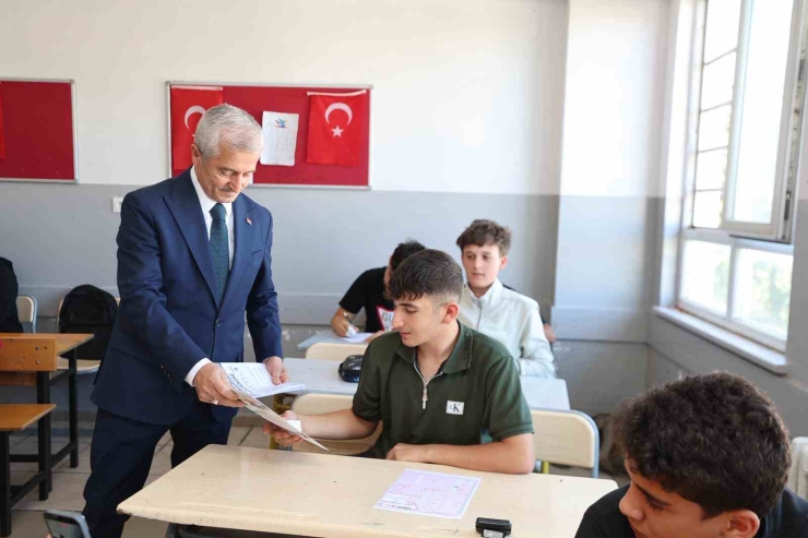 Şahinbey Belediyesi’nden Sınava Hazırlanan Öğrencilere Destek