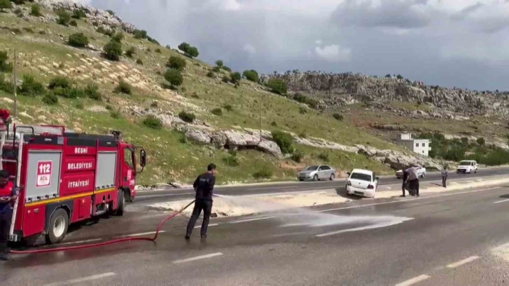 Besni’de Otomobiller Çarpıştı: 2 Yaralı