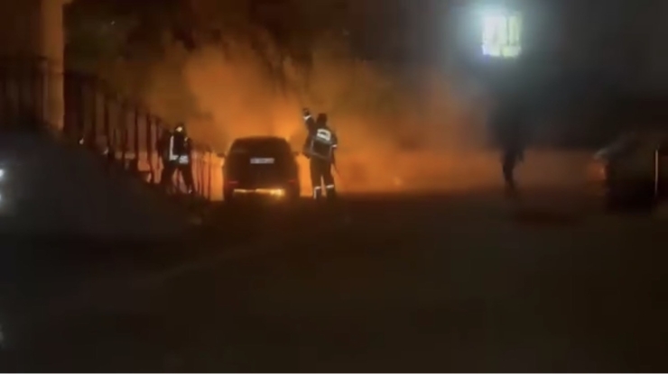 Siverek’te Park Halindeki Otomobil Alevlere Teslim Oldu