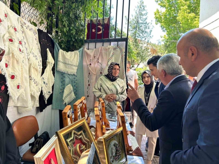 Çermik’te Kadınların El Emeği Sergisi Açıldı