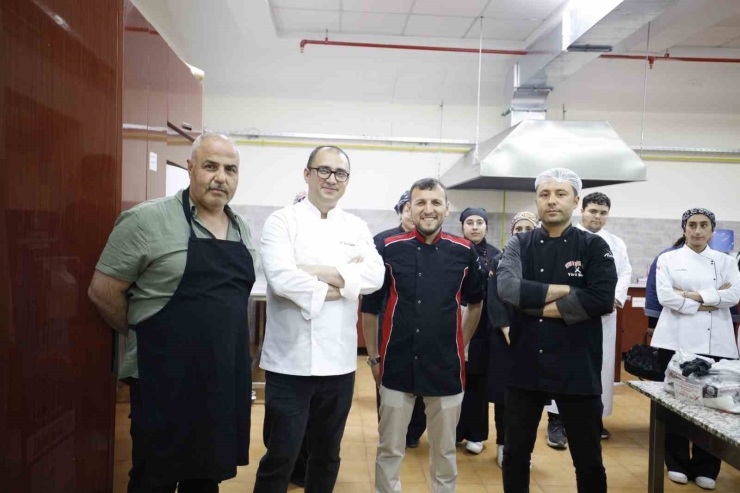 Gibtü’de Geleceğin Şefleri Usta İsimle Buluştu