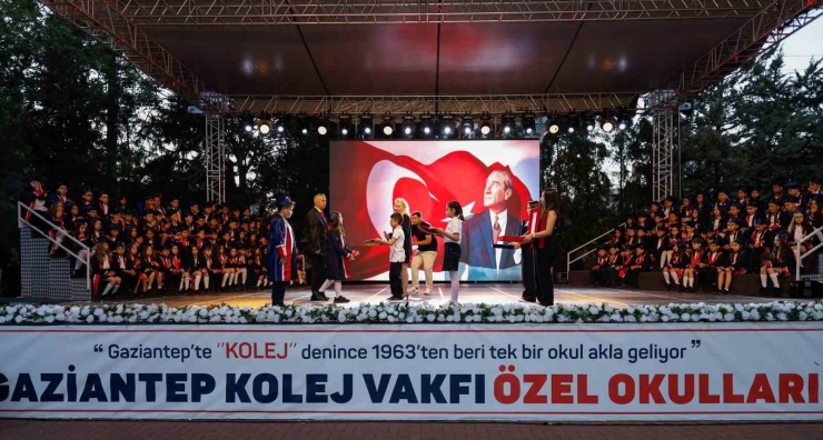 Gkv Özel İlkokulu’nda Kep Heyecanı Ve Mezuniyet Gururu