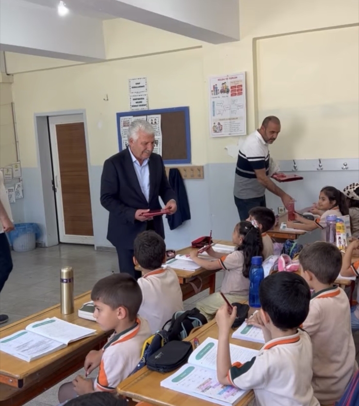Başkan Karamehmetoğlu’ndan Eğitime Destek