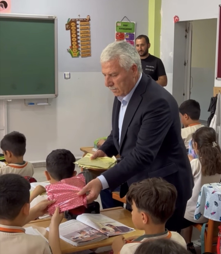Başkan Karamehmetoğlu’ndan Eğitime Destek