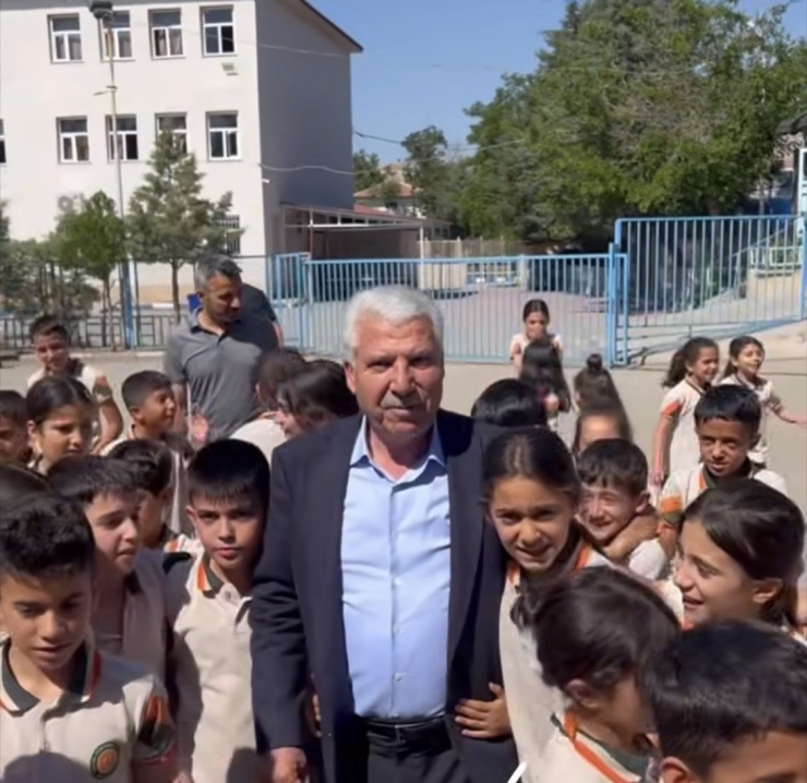Başkan Karamehmetoğlu’ndan Eğitime Destek