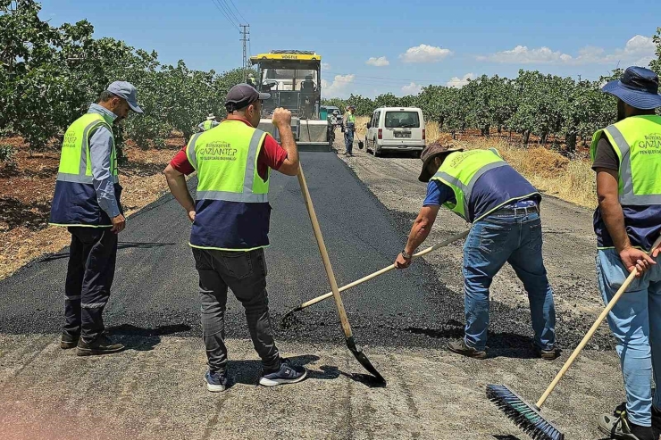 Araban’da Sıcak Asfalt Çalışmaları Devam Ediyor