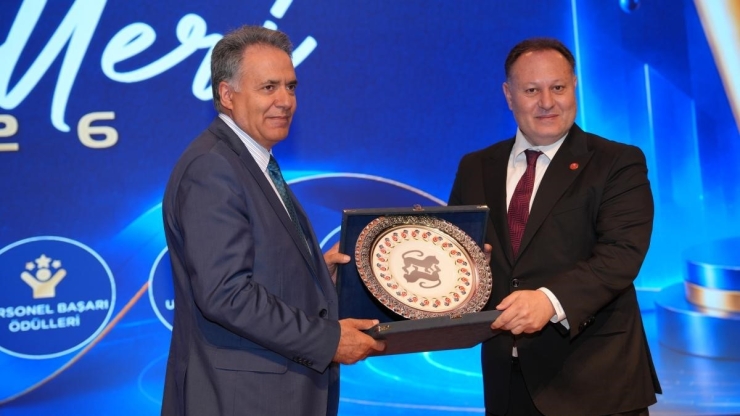 İnönü Üniversitesi’nde Başarı Ödülleri Sahiplerini Buldu