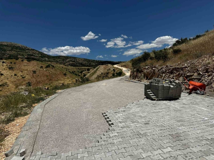 Kaymakam Aslan, Deprem Konutlarında İncelemelerde Bulundu