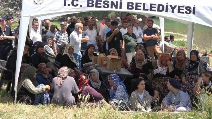 Göksu Çayı’nda Kaybolan Genç İkinci Gününde De Aranıyor