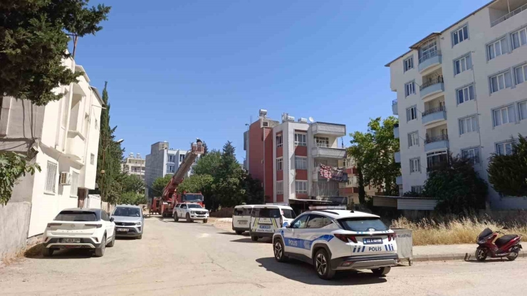 Adıyaman’da Ev Yangınında 1 Kişi Dumandan Etkilendi