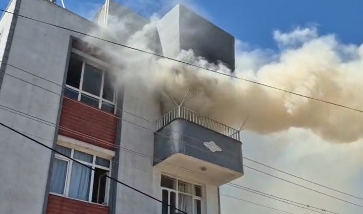 Adıyaman’da Ev Yangınında 1 Kişi Dumandan Etkilendi