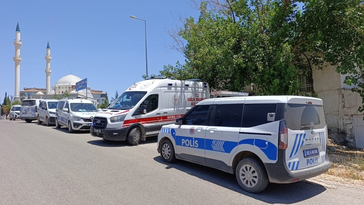 Polis Memuru Kaldığı Evde Ölü Bulundu