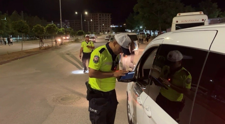 Asayiş Uygulamasında 2 Araç Trafikten Men Edildi
