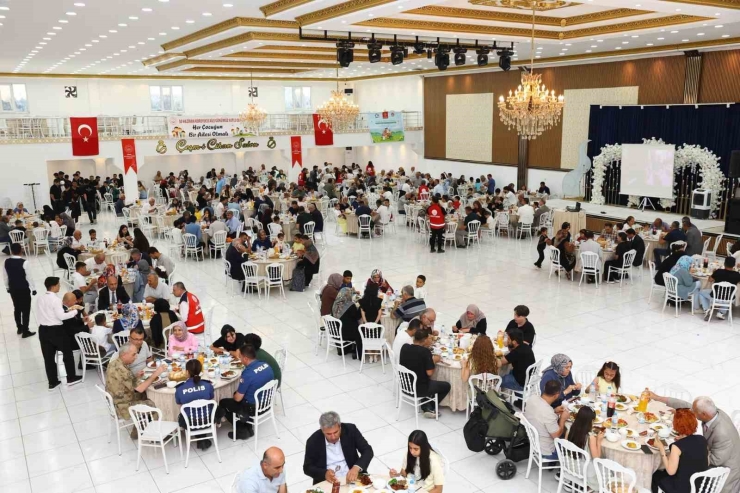 Koruyucu Aile Günü’nde Aileler Ve Çocuklar Aynı Sofrada Buluştu