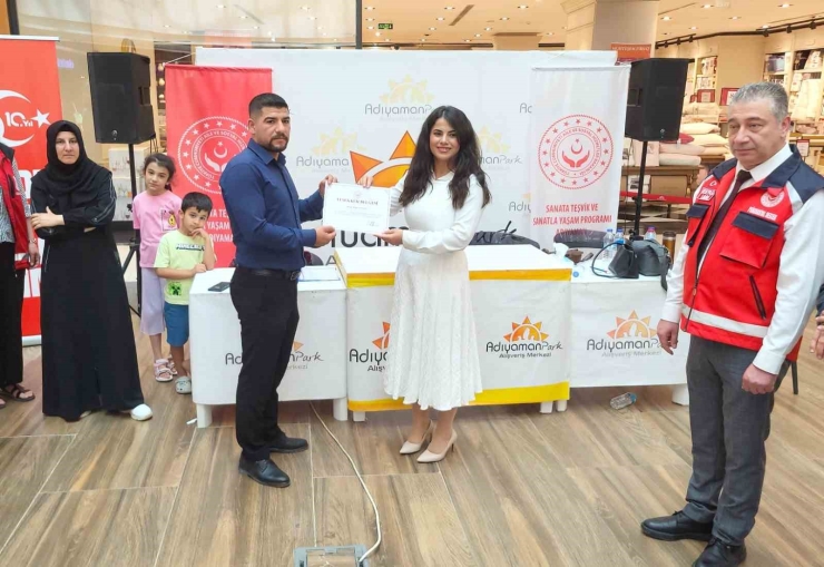 Adıyaman’da Şehit Yakınları Ve Gazilerin Ebru Sergisi Açıldı