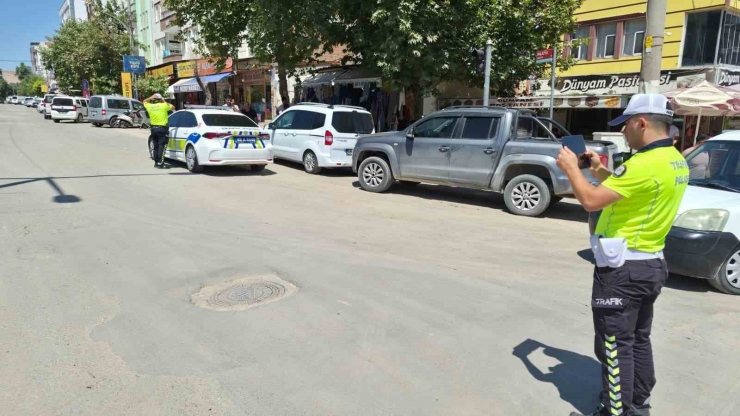 Rögar Kapağı Çevresindeki Çukur Kazaya Neden Oldu: 1 Yaralı
