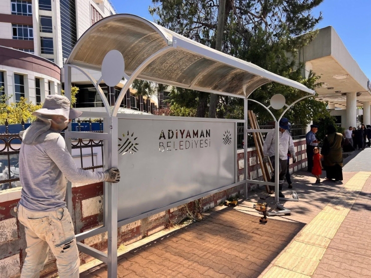 Adıyaman’da Otobüs Durakları Yenileniyor