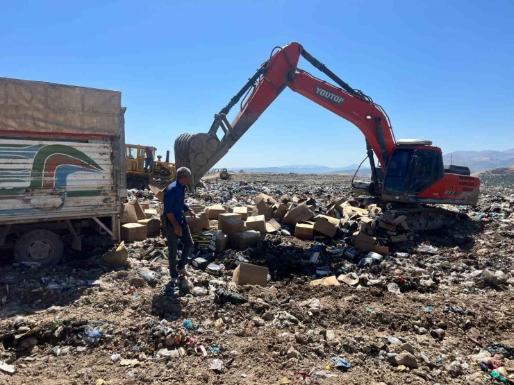 Adıyaman’da 7 Ton Kaçak Nargile Tütünü İmha Edildi