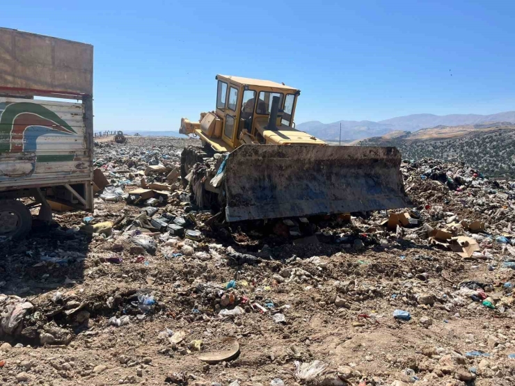 Adıyaman’da 7 Ton Kaçak Nargile Tütünü İmha Edildi