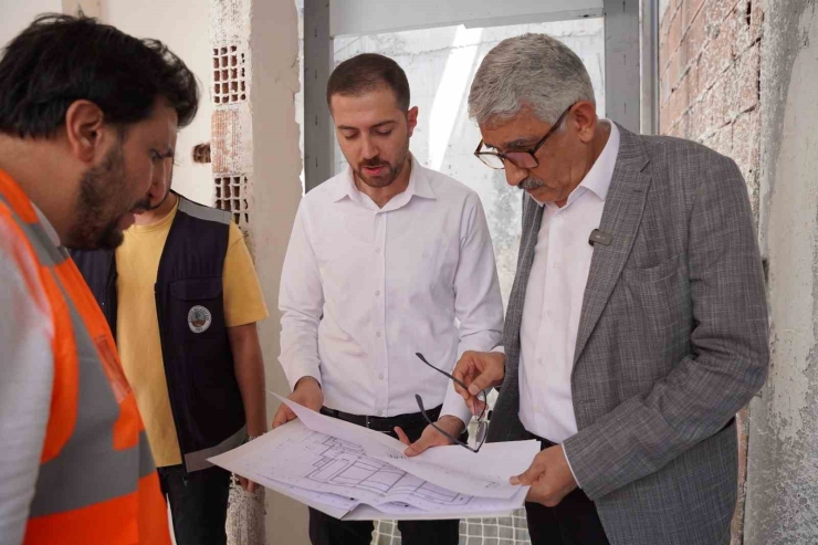 Kahta’da Kadınlara Özel Yaşam Ve Yüzme Merkezi Yükseliyor