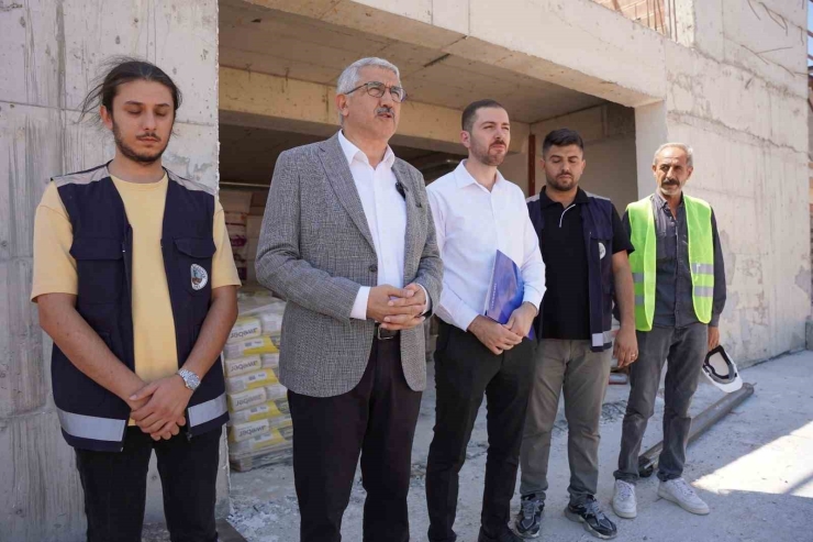 Kahta’da Kadınlara Özel Yaşam Ve Yüzme Merkezi Yükseliyor