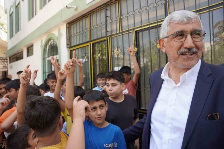 Başkan Hallaç, Muhammediye Camii’nde Minik Gönüllere Dokundu