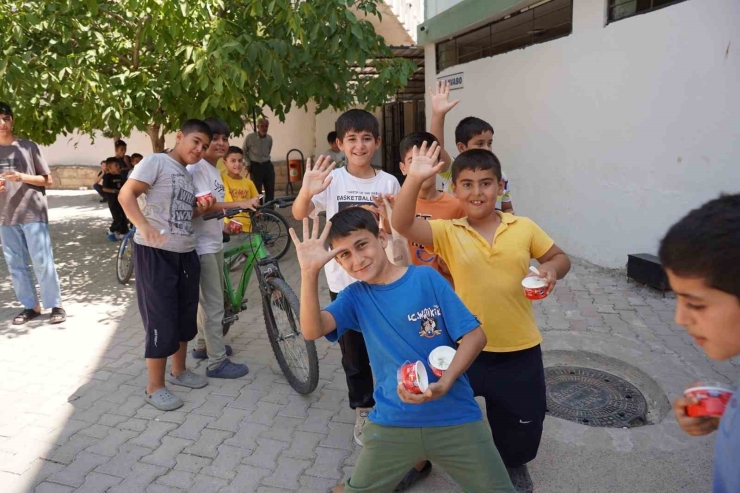Başkan Hallaç, Muhammediye Camii’nde Minik Gönüllere Dokundu