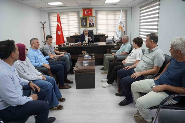 Başkan Hallaç, Başarılı Öğrencileri Halkın Makamında Ağırladı