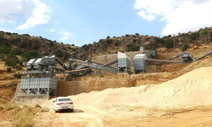Vali Küçük, Taş Kırma Ve Eleme Tesisinde İncelemelerde Bulundu