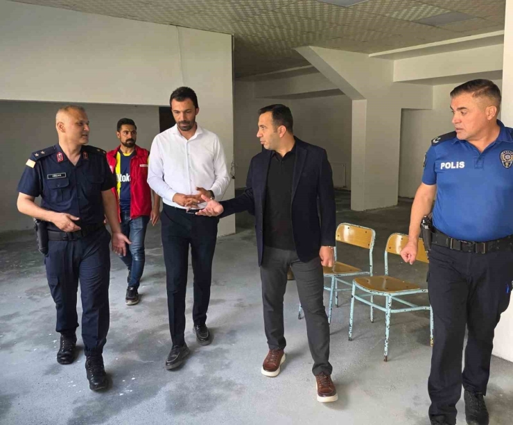 Kaymakam Algın, Gölbaşı Gençlik Merkezini Ziyaret Etti