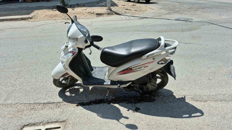 Minibüs İle Motosiklet Çarpıştı: 2 Yaralı