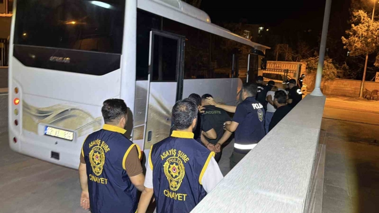 Kirveler Suç Örgütüne Darbe: 5 Şüpheli Tutuklandı