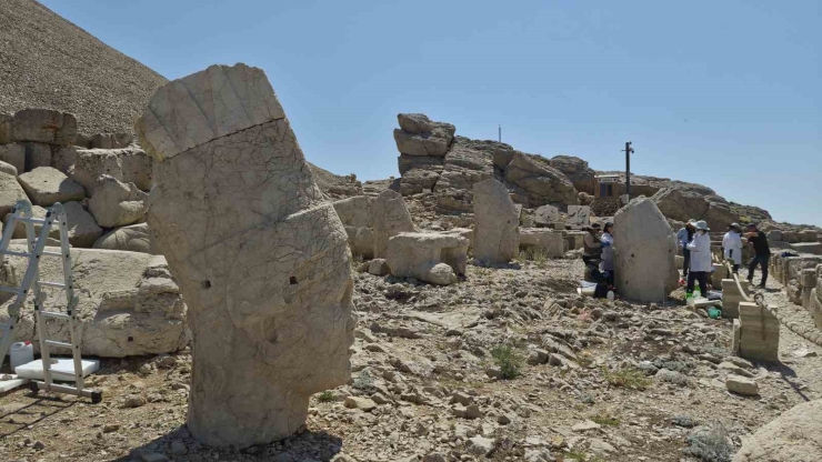 Nemrut’taki 2 Bin Yıllık Heykeller Nano Teknolojiyle Güçlendiriliyor