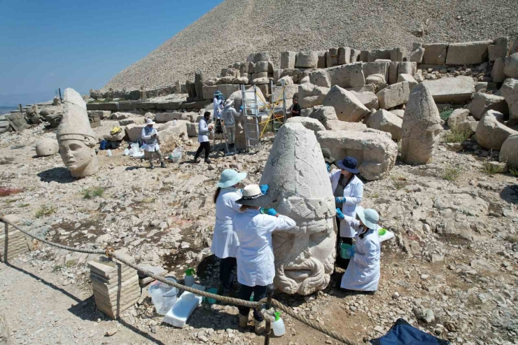 Nemrut’taki 2 Bin Yıllık Heykeller Nano Teknolojiyle Güçlendiriliyor