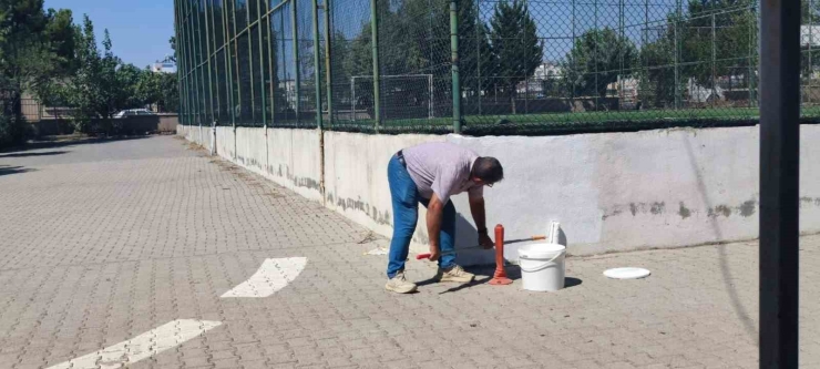 Fatih Anadolu Lisesi’nde Okulun Bakım Ve Onarımı Personelin Emeğiyle Yapılıyor