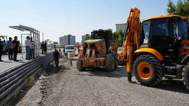 Belediye Ekipleri Okullar Bölgesini Yeni Eğitim Yılına Hazırlıyor