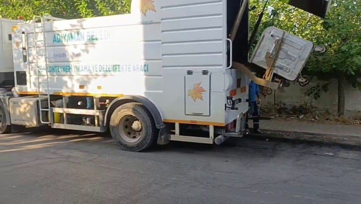 Adıyaman’da 33 Mahallede Konteyner Temizliği