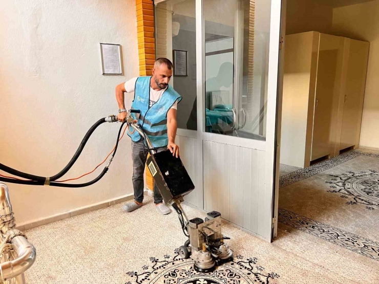 Adıyaman’da İbadethanelerde Temizlik Çalışması