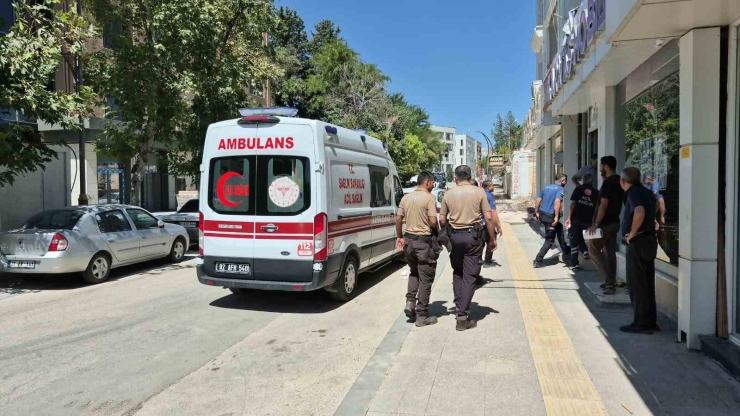 Kardeşler Arasında Kavga 1 Kişi Yaralandı