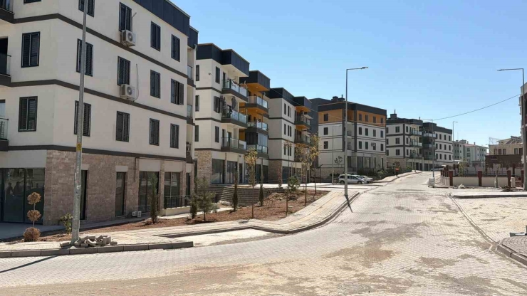 Adıyaman’da Eski Yapıların Yerini Modern Konutlar Aldı