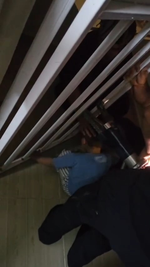 Korkuluklara Sıkışan Çocuğu İtfaiye Kurtardı