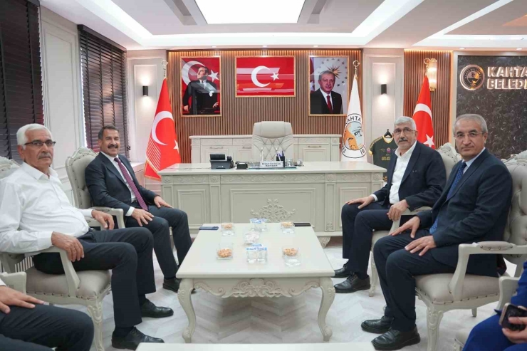 Ak Parti’li Yaman, ’türkiye Yüzyılı Buluşmaları’ Kapsamında Kahta’da Temaslarda Bulundu
